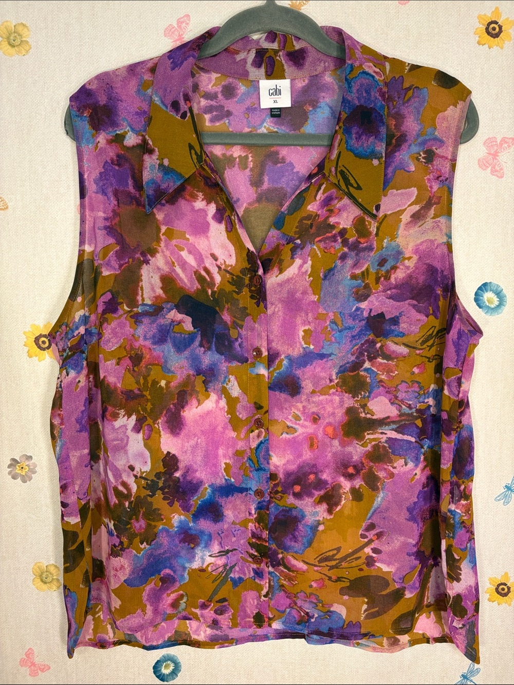 CABI - Lightweight Painterly Purple Pink Blue Floral Sleeveless Button-Down Top